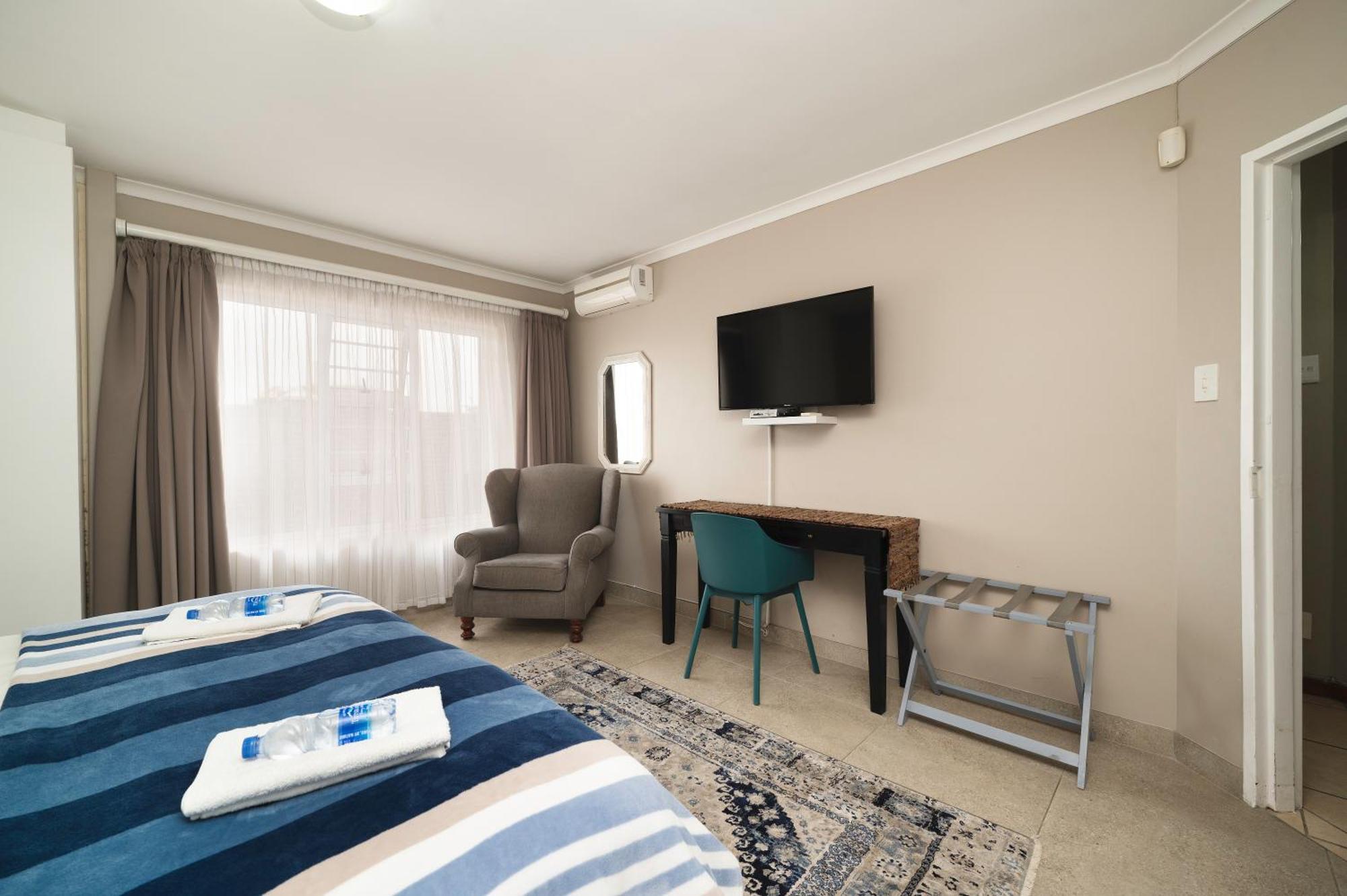 Admirals Lodge Guest House And Brightways Self Catering Apartments بورت اليزابيث المظهر الخارجي الصورة