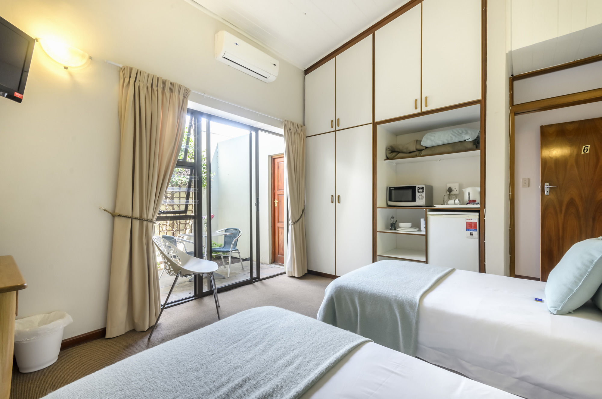 Admirals Lodge Guest House And Brightways Self Catering Apartments بورت اليزابيث المظهر الخارجي الصورة