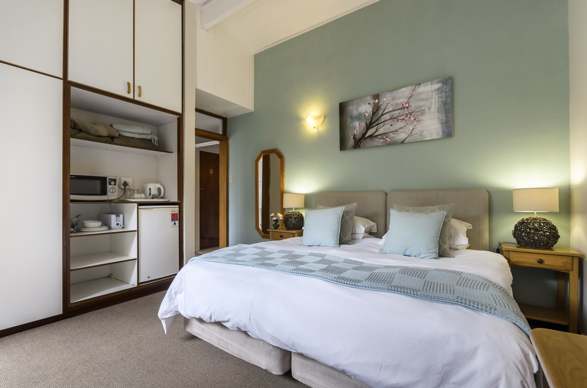 Admirals Lodge Guest House And Brightways Self Catering Apartments بورت اليزابيث المظهر الخارجي الصورة