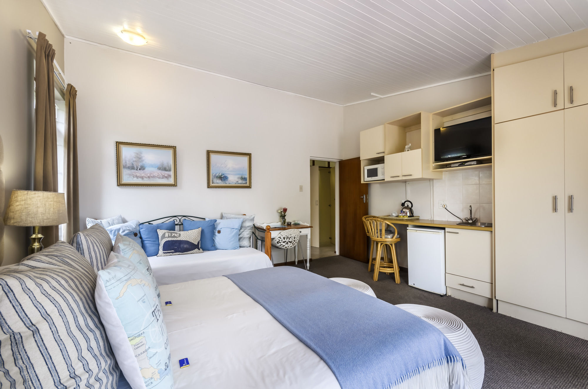 Admirals Lodge Guest House And Brightways Self Catering Apartments بورت اليزابيث المظهر الخارجي الصورة